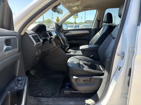 Another view of 2018 Volkswagen Atlas 3.6L V6 SE for sale in Chillicothe, MO at MAG CDJR
