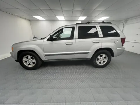 More photos of 2007 Jeep Grand Cherokee Laredo at MAG CDJR, MO