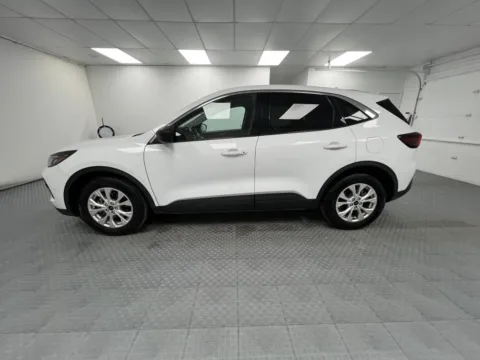 More photos of 2023 Ford Escape Active at MAG CDJR, MO