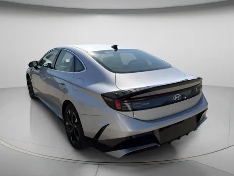 More photos of 2025 Hyundai Sonata SEL at MAG CDJR, MO