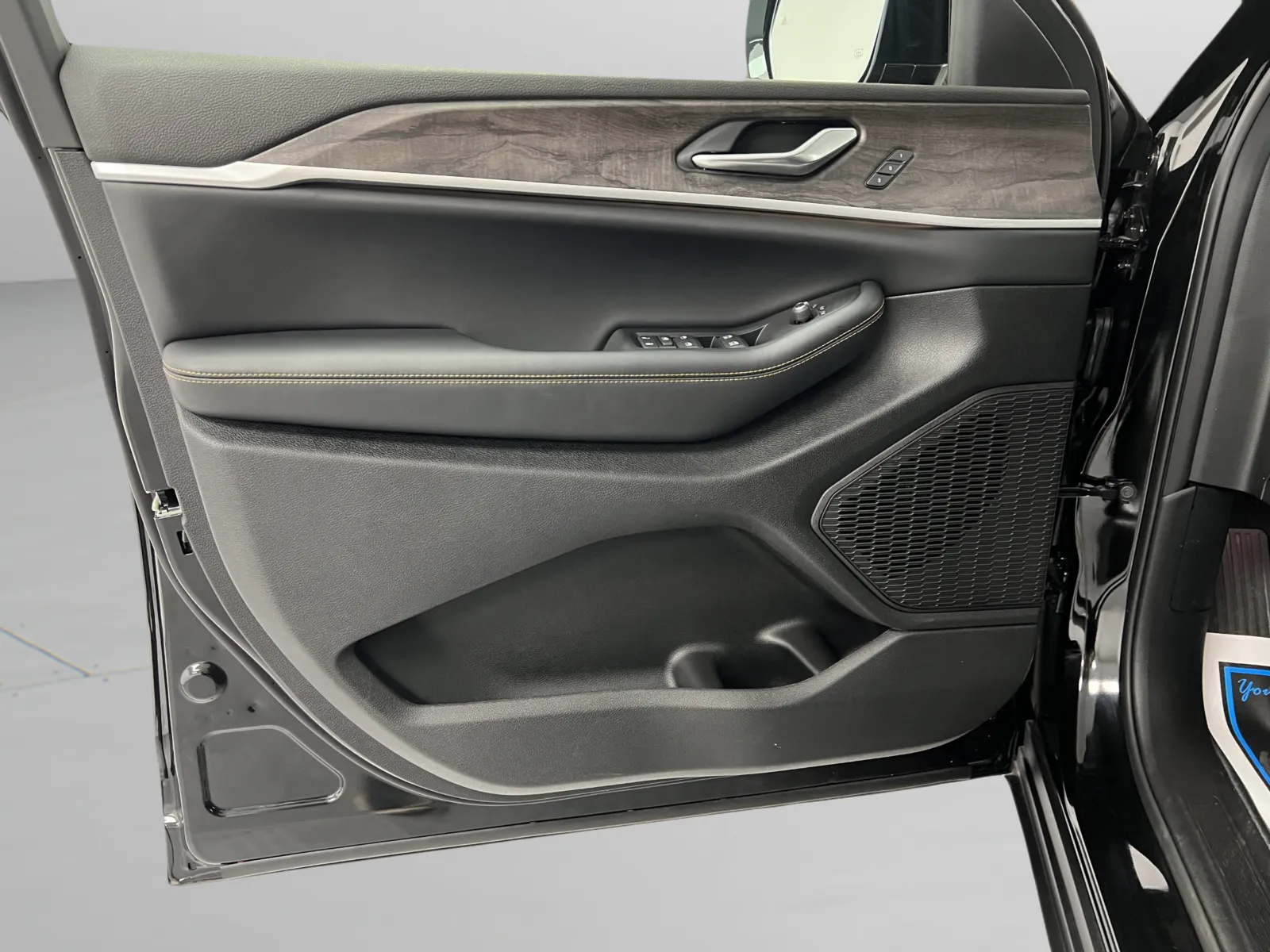 Jeep Grand Cherokee L photo 14
