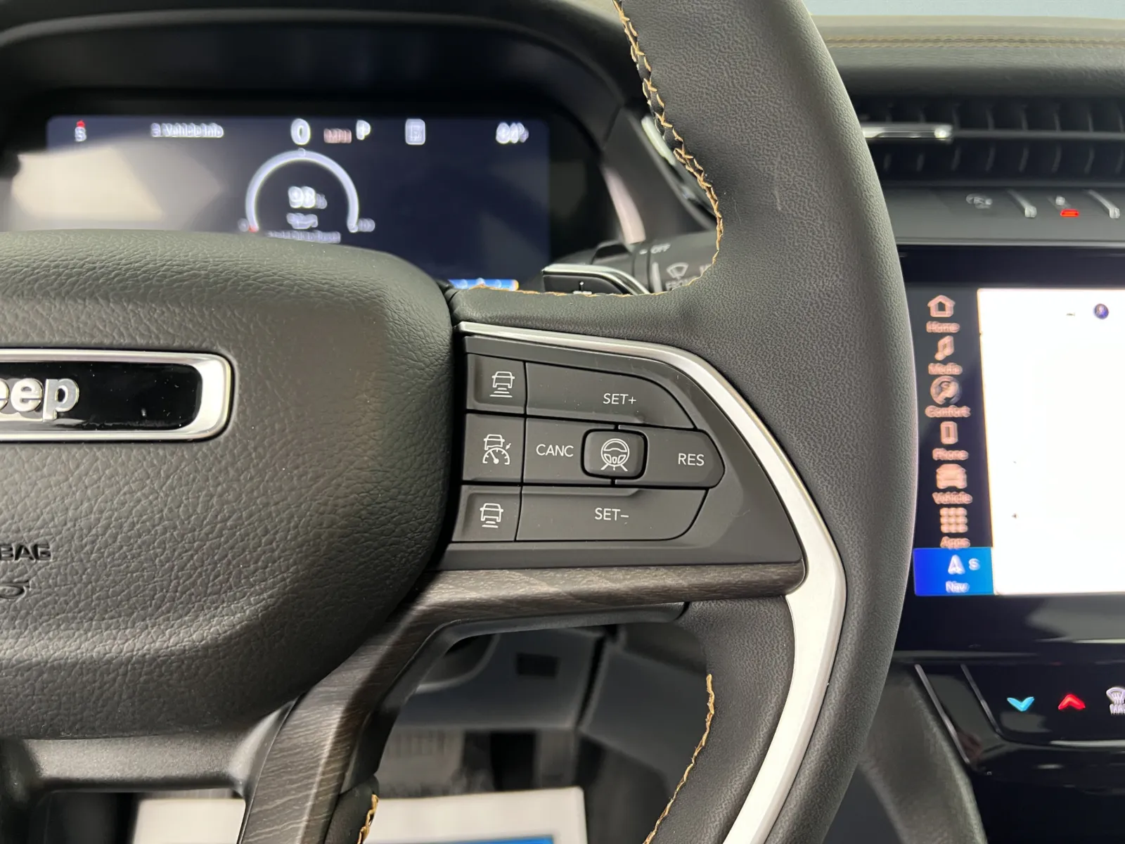Jeep Grand Cherokee L photo 28