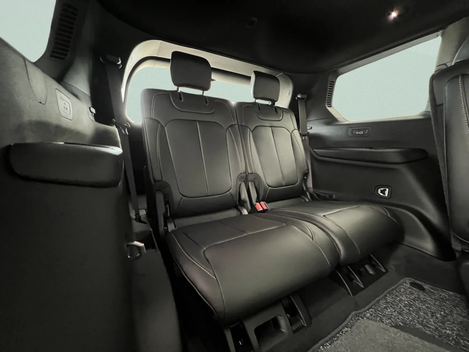 Jeep Grand Cherokee L photo 42