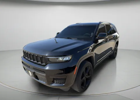 Photos of 2023 Jeep Grand Cherokee L Altitude for sale in Chillicothe, MO at MAG CDJR