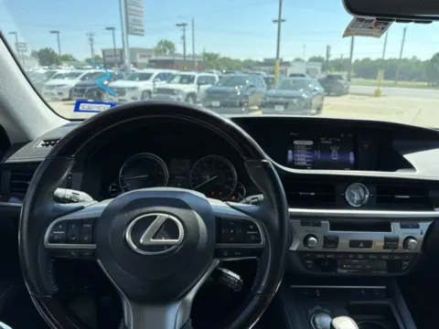 More photos of 2017 Lexus ES 350 at MAG CDJR, MO