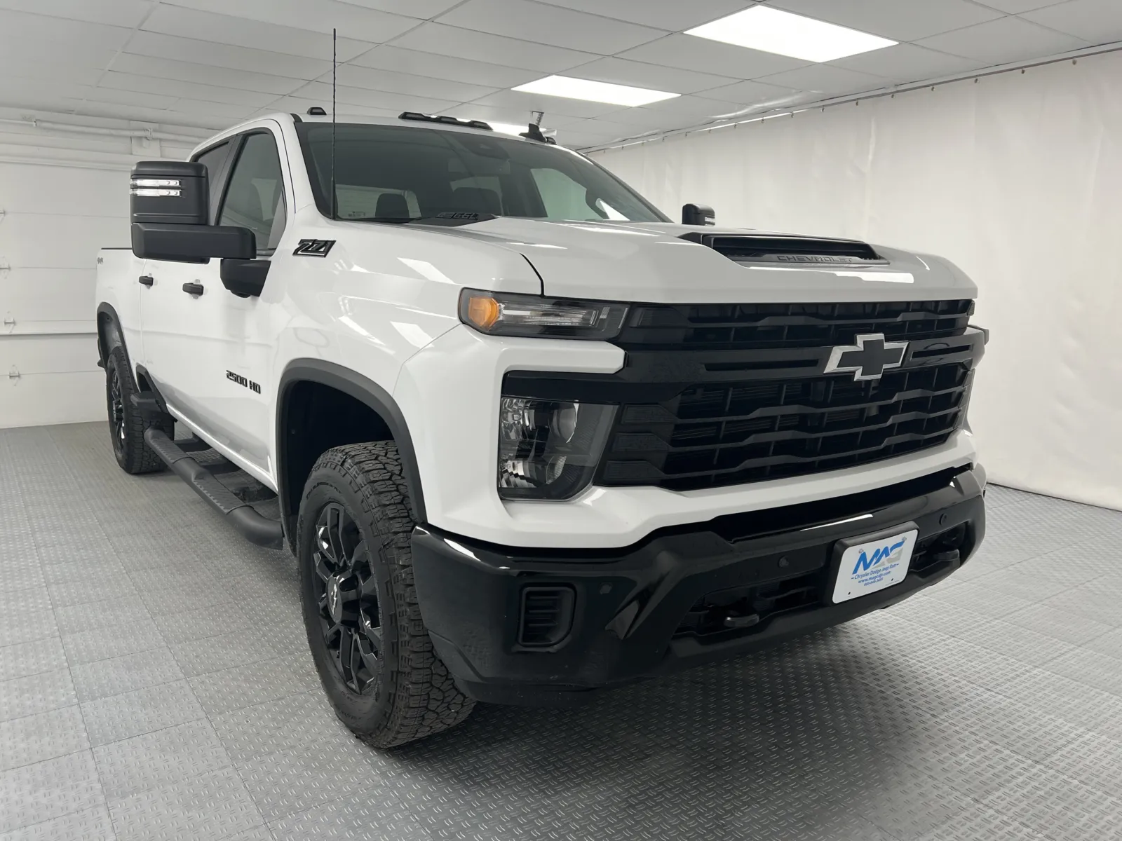 White 2025 Chevrolet Silverado 2500HD Custom for sale in Chillicothe, MO