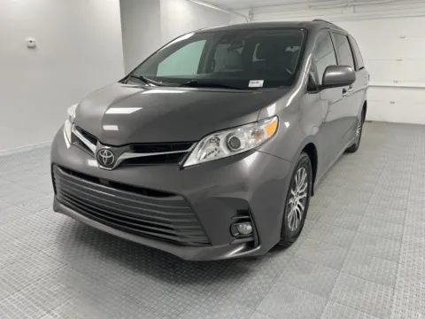 Another view of 2018 Toyota Sienna XLE Premium for sale in Chillicothe, MO at MAG CDJR