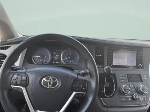 More photos of 2018 Toyota Sienna XLE Premium at MAG CDJR, MO