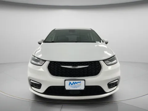 Another view of 2023 Chrysler Pacifica Touring L for sale in Chillicothe, MO at MAG CDJR