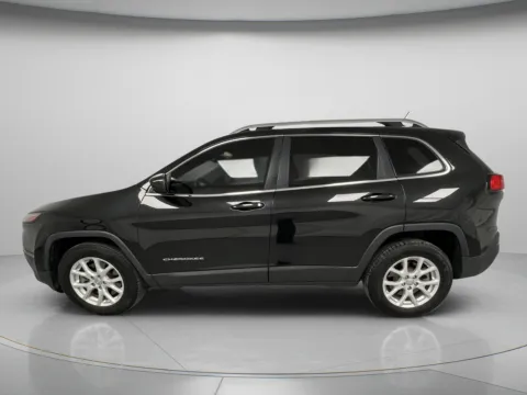 More photos of 2014 Jeep Cherokee Latitude at MAG CDJR, MO