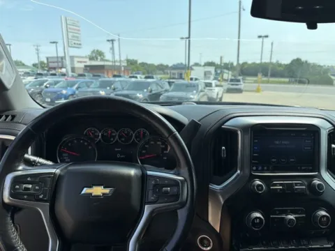 More photos of 2021 Chevrolet Silverado 1500 LT at MAG CDJR, MO