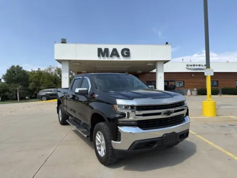 Black 2021 Chevrolet Silverado 1500 LT for sale in Chillicothe, MO