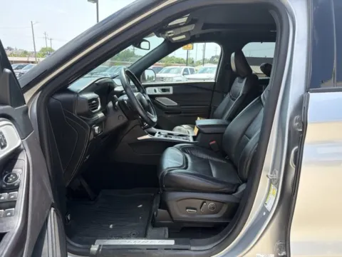 Another view of 2020 Ford Explorer Platinum for sale in Chillicothe, MO at MAG CDJR