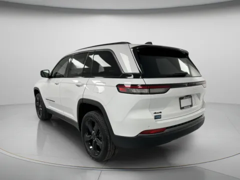 More photos of 2026 Jeep Grand Cherokee Limited at MAG CDJR, MO