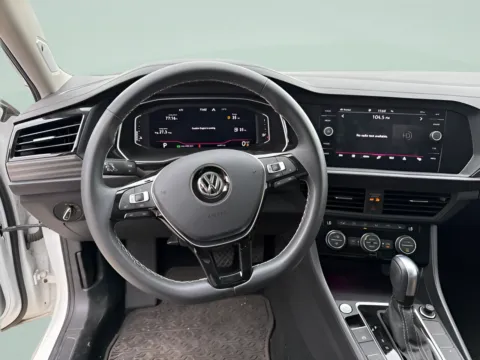 More photos of 2021 Volkswagen Jetta SEL at MAG CDJR, MO