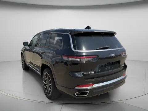 More photos of 2021 Jeep Grand Cherokee L Summit Reserve at MAG CDJR, MO