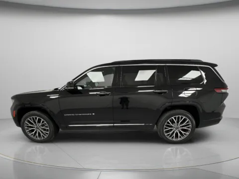 More photos of 2021 Jeep Grand Cherokee L Summit Reserve at MAG CDJR, MO