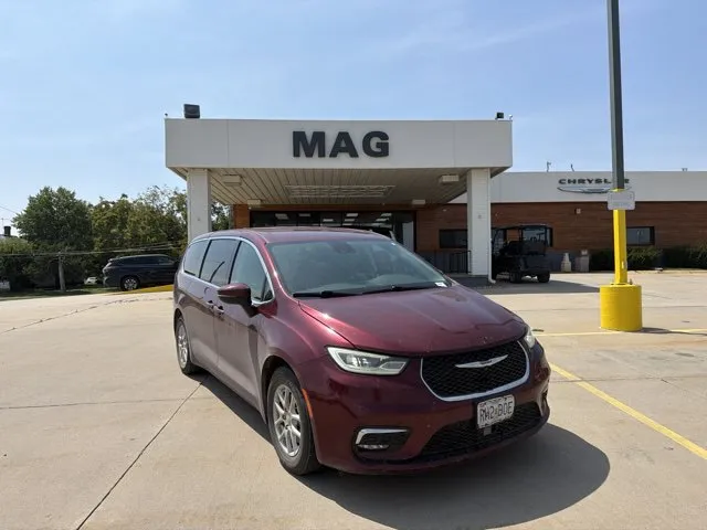 Red 2023 Chrysler Pacifica Touring L for sale in Chillicothe, MO