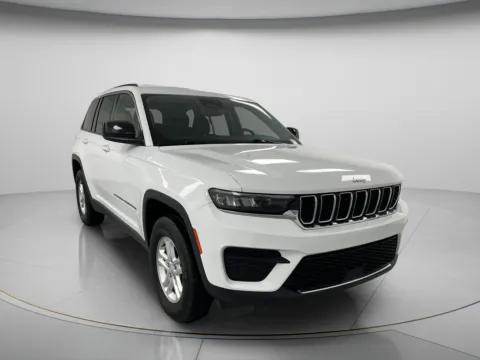 Photos of 2024 Jeep Grand Cherokee Laredo for sale in Chillicothe, MO at MAG CDJR
