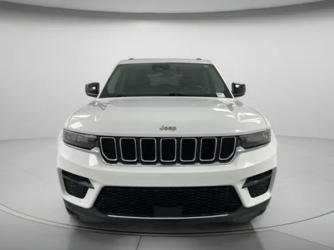 Another view of 2024 Jeep Grand Cherokee Laredo for sale in Chillicothe, MO at MAG CDJR
