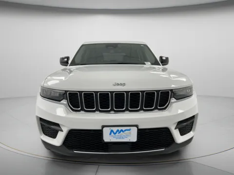 Another view of 2024 Jeep Grand Cherokee Laredo for sale in Chillicothe, MO at MAG CDJR