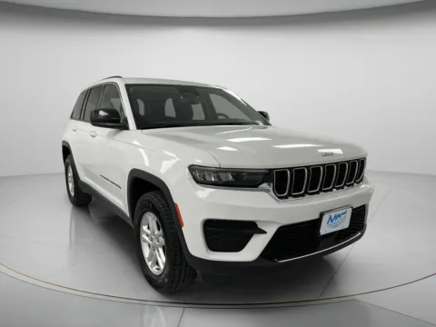 Photos of 2024 Jeep Grand Cherokee Laredo for sale in Chillicothe, MO at MAG CDJR