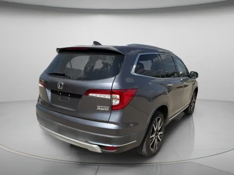 More photos of 2020 Honda Pilot Touring 7-Passenger at MAG CDJR, MO