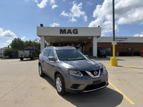 Gray 2016 Nissan Rogue SV for sale in Chillicothe, MO