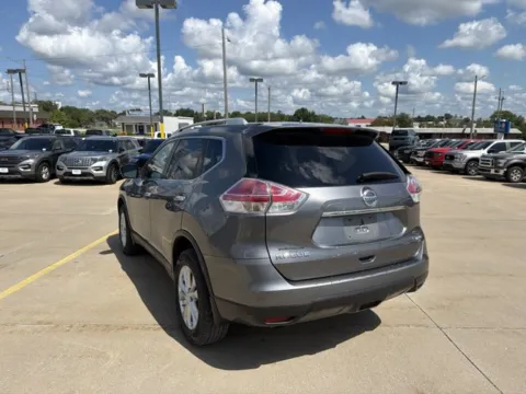 More photos of 2016 Nissan Rogue SV at MAG CDJR, MO