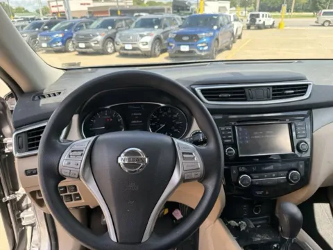 Another view of 2016 Nissan Rogue SV for sale in Chillicothe, MO at MAG CDJR