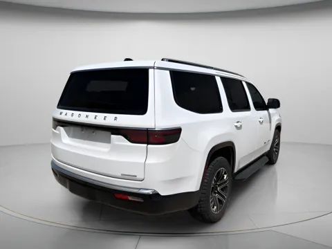 More photos of 2024 Jeep Wagoneer Series II at MAG CDJR, MO
