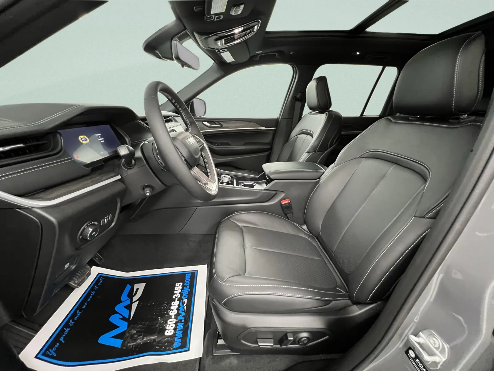 Jeep Grand Cherokee photo 14
