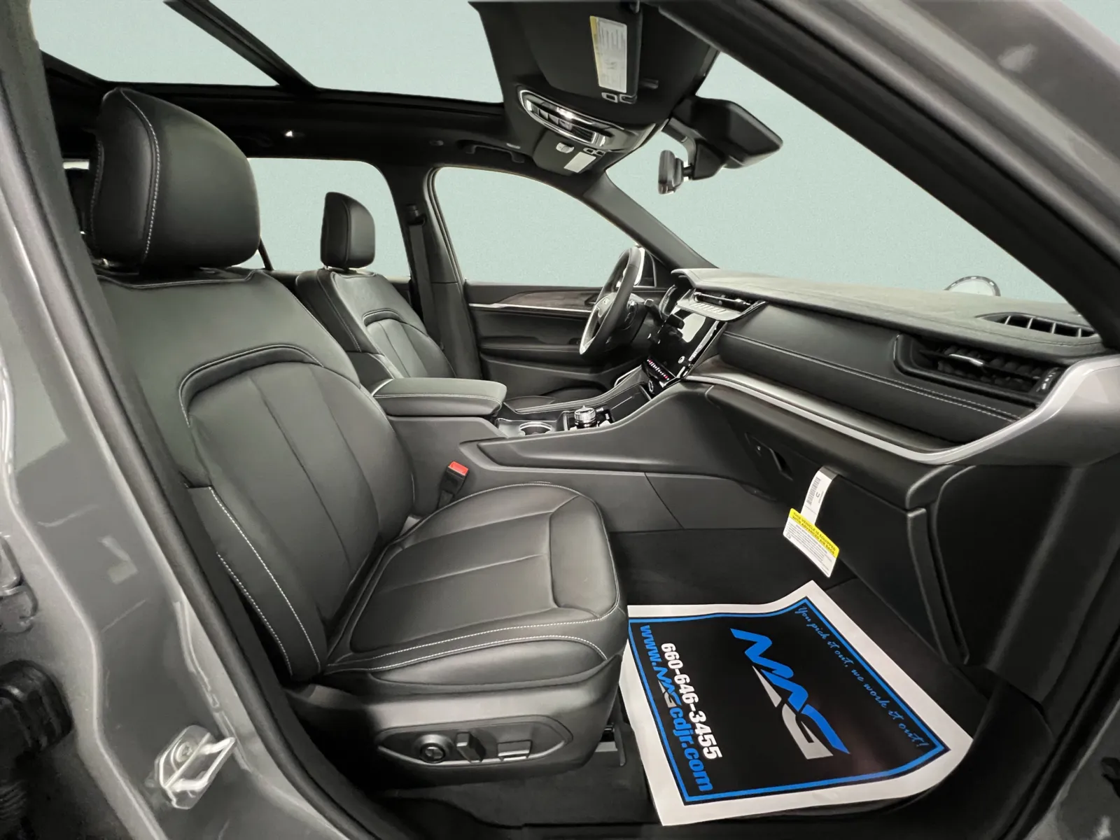 Jeep Grand Cherokee photo 38