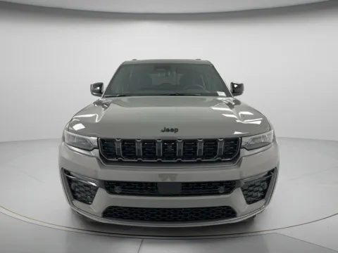 Photos of 2027 Jeep Grand Cherokee Limited Reserve for sale in Chillicothe, MO at MAG CDJR