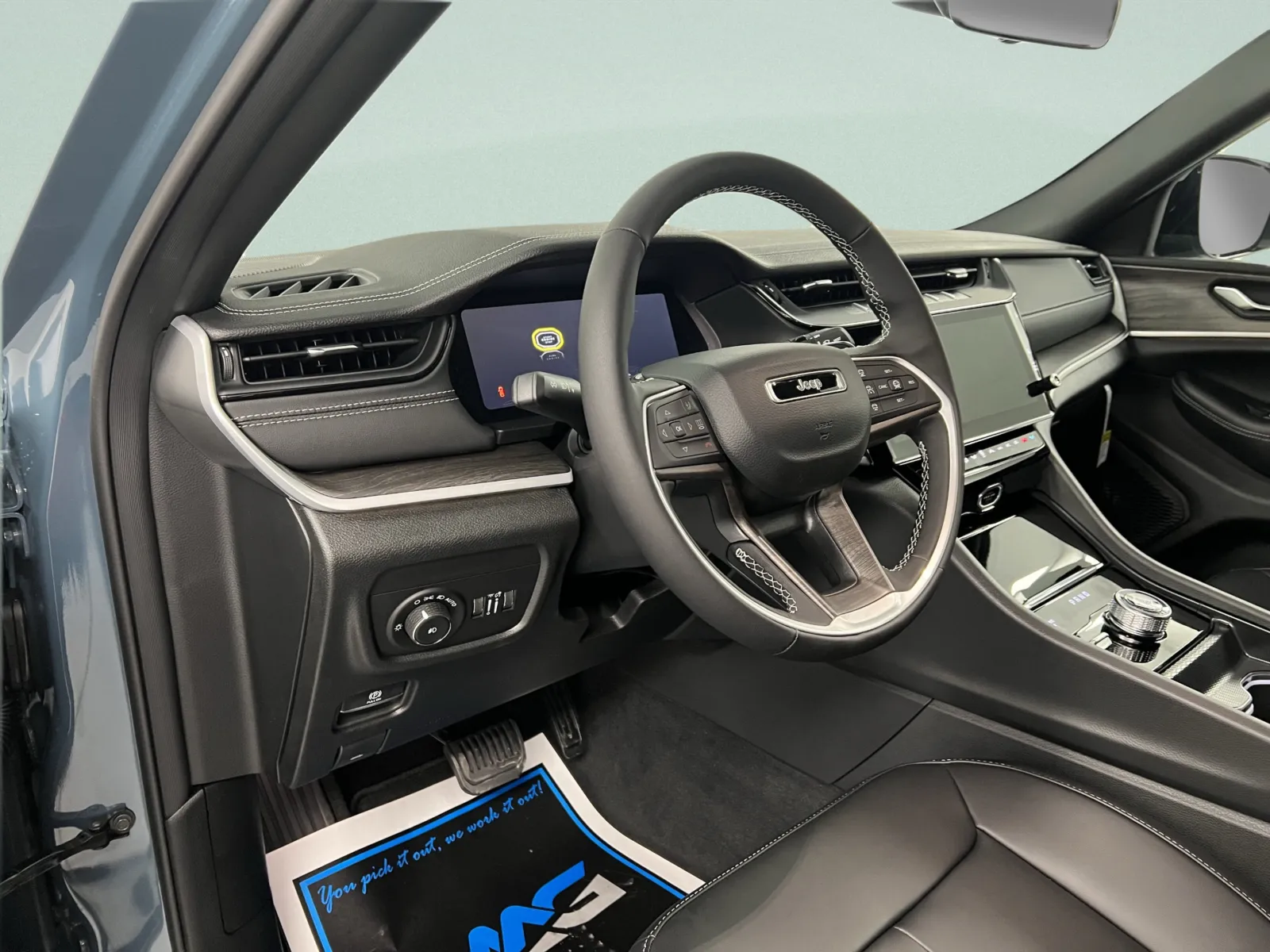 Jeep Grand Cherokee photo 13