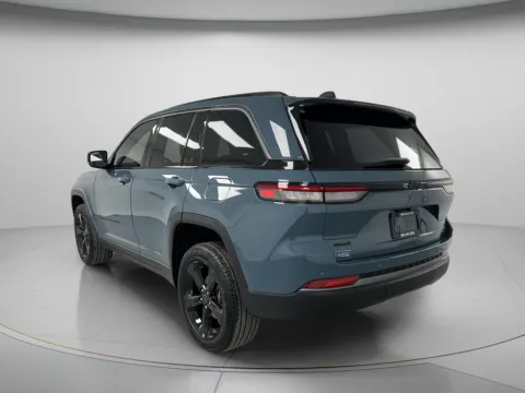 More photos of 2027 Jeep Grand Cherokee Limited Reserve at MAG CDJR, MO
