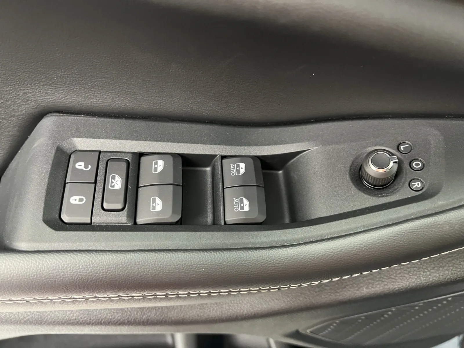 Jeep Grand Cherokee photo 16