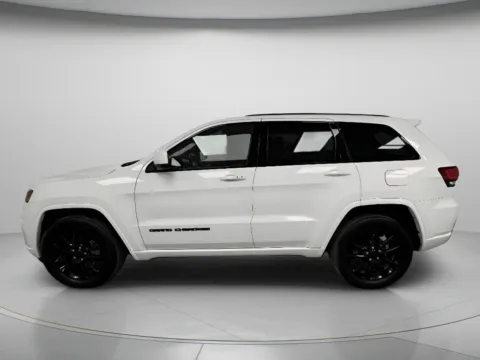 More photos of 2020 Jeep Grand Cherokee Altitude at MAG CDJR, MO