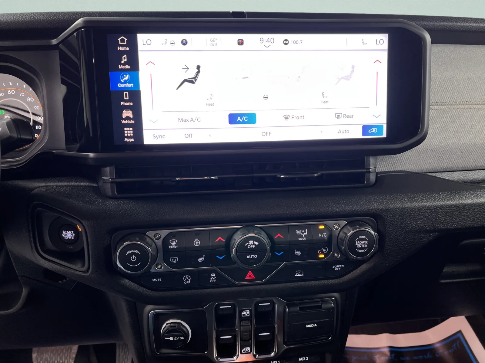 2027 Jeep Wrangler 4-Door Willys - Photo 18