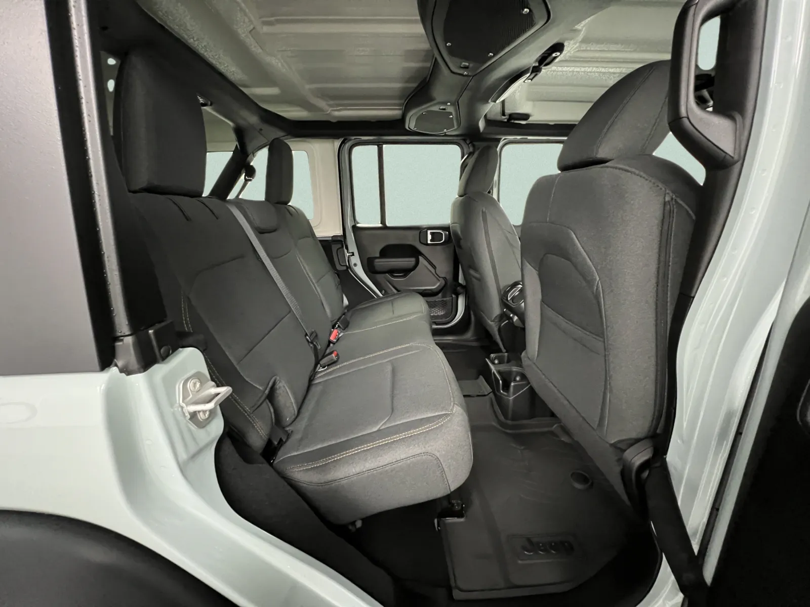 2027 Jeep Wrangler 4-Door Willys - Photo 33