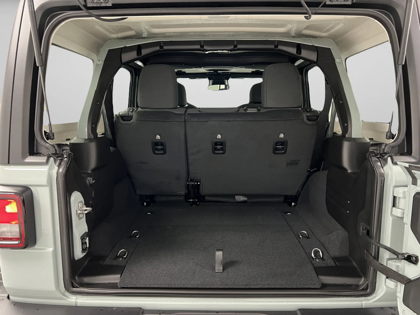2027 Jeep Wrangler 4-Door Willys - Photo 31
