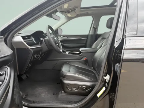 More photos of 2023 Jeep Grand Cherokee L Limited at MAG CDJR, MO