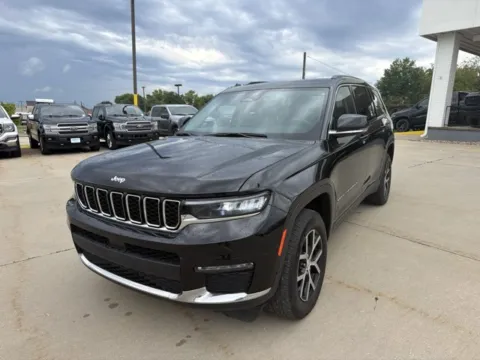 Photos of 2023 Jeep Grand Cherokee L Limited for sale in Chillicothe, MO at MAG CDJR