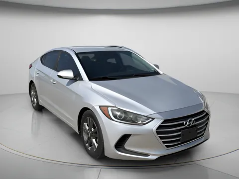 Silver 2017 Hyundai Elantra SE for sale in Chillicothe, MO