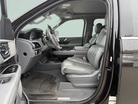 More photos of 2020 Lincoln Navigator L Reserve at MAG CDJR, MO