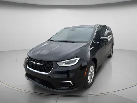 Photos of 2025 Chrysler Pacifica Select for sale in Chillicothe, MO at MAG CDJR