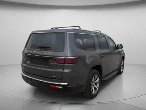 More photos of 2022 Jeep Wagoneer Series II at MAG CDJR, MO