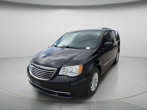 Photos of 2016 Chrysler Town & Country Touring for sale in Chillicothe, MO at MAG CDJR