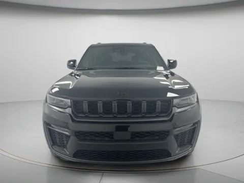 Another view of 2027 Jeep Grand Cherokee Limited for sale in Chillicothe, MO at MAG CDJR