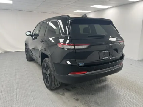More photos of 2027 Jeep Grand Cherokee Limited at MAG CDJR, MO